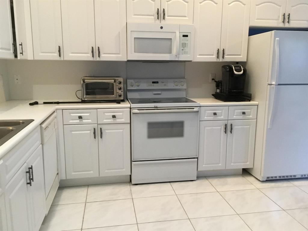 CORAL LAKES - Residential