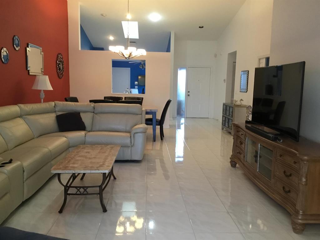 CORAL LAKES - Residential