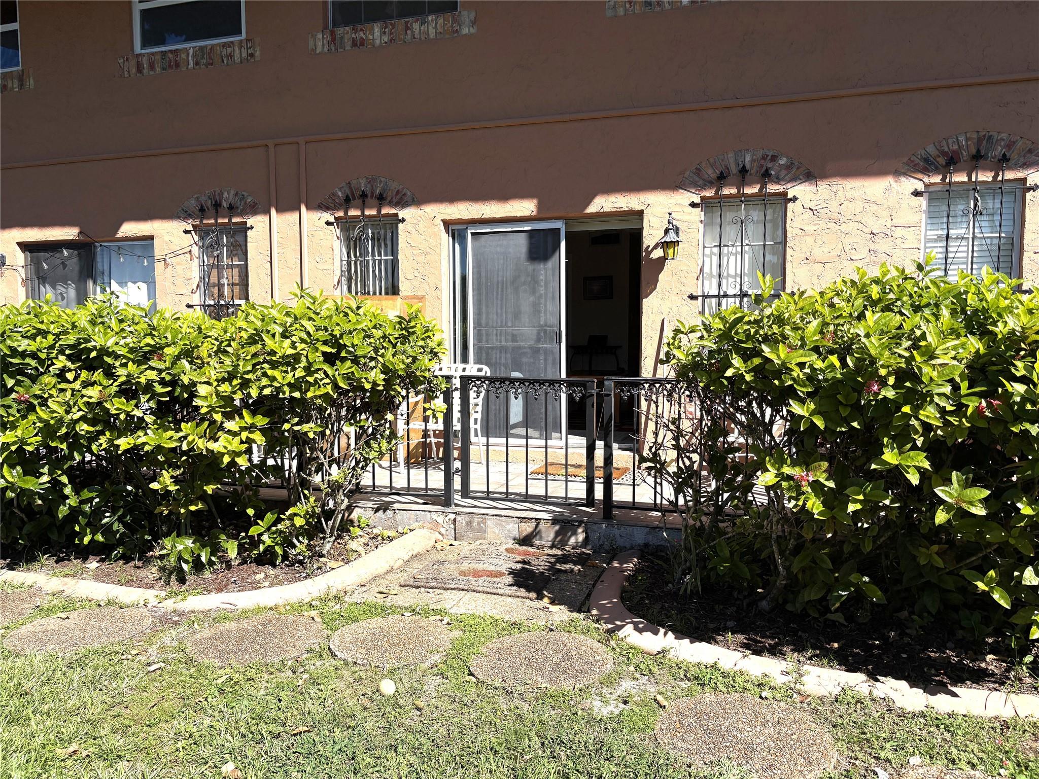 620 Tennis Club Dr 105