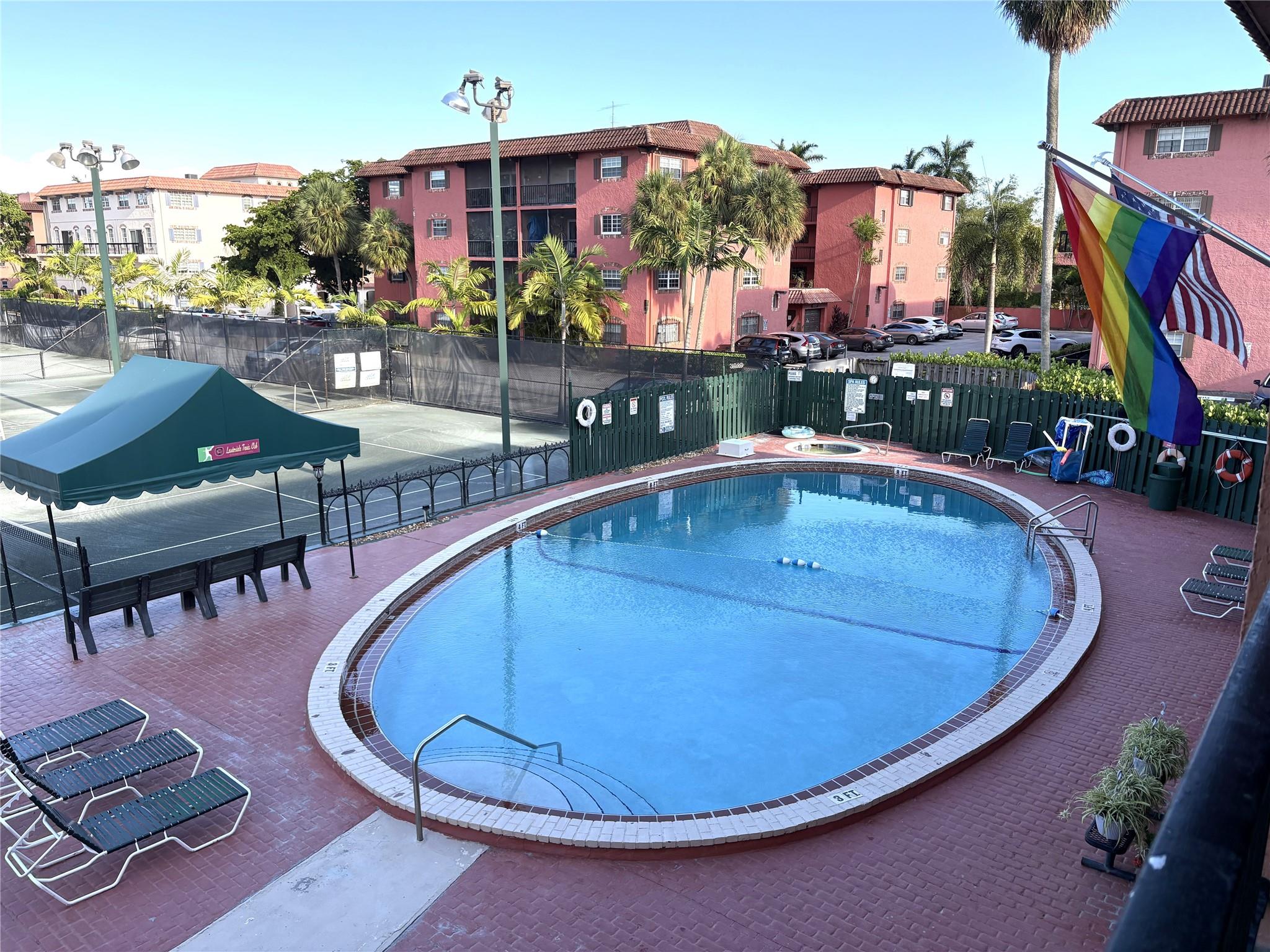LAUDERDALE TENNIS CLUB - Residential