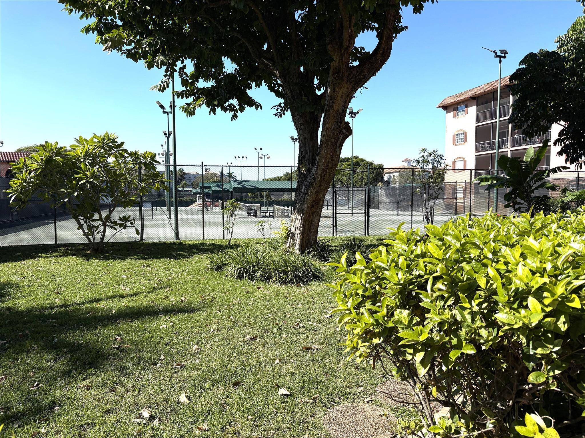 TENNIS CLUB TILDEN CONDO - Residential