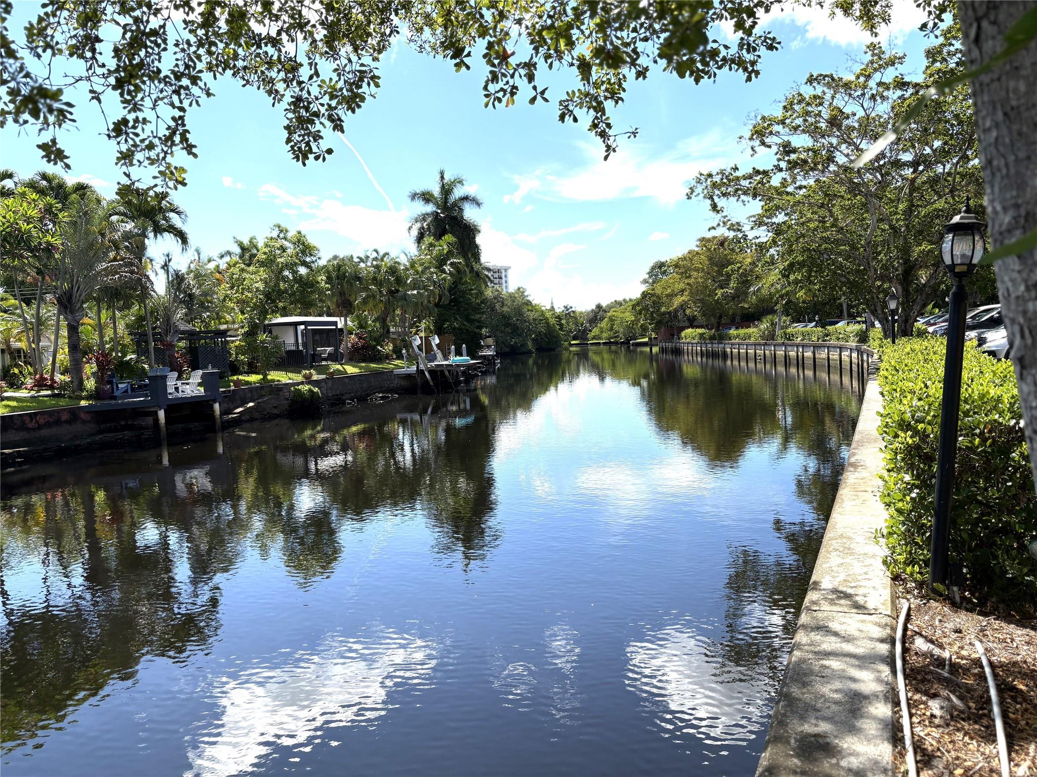 LAUDERDALE TENNIS CLUB - Residential