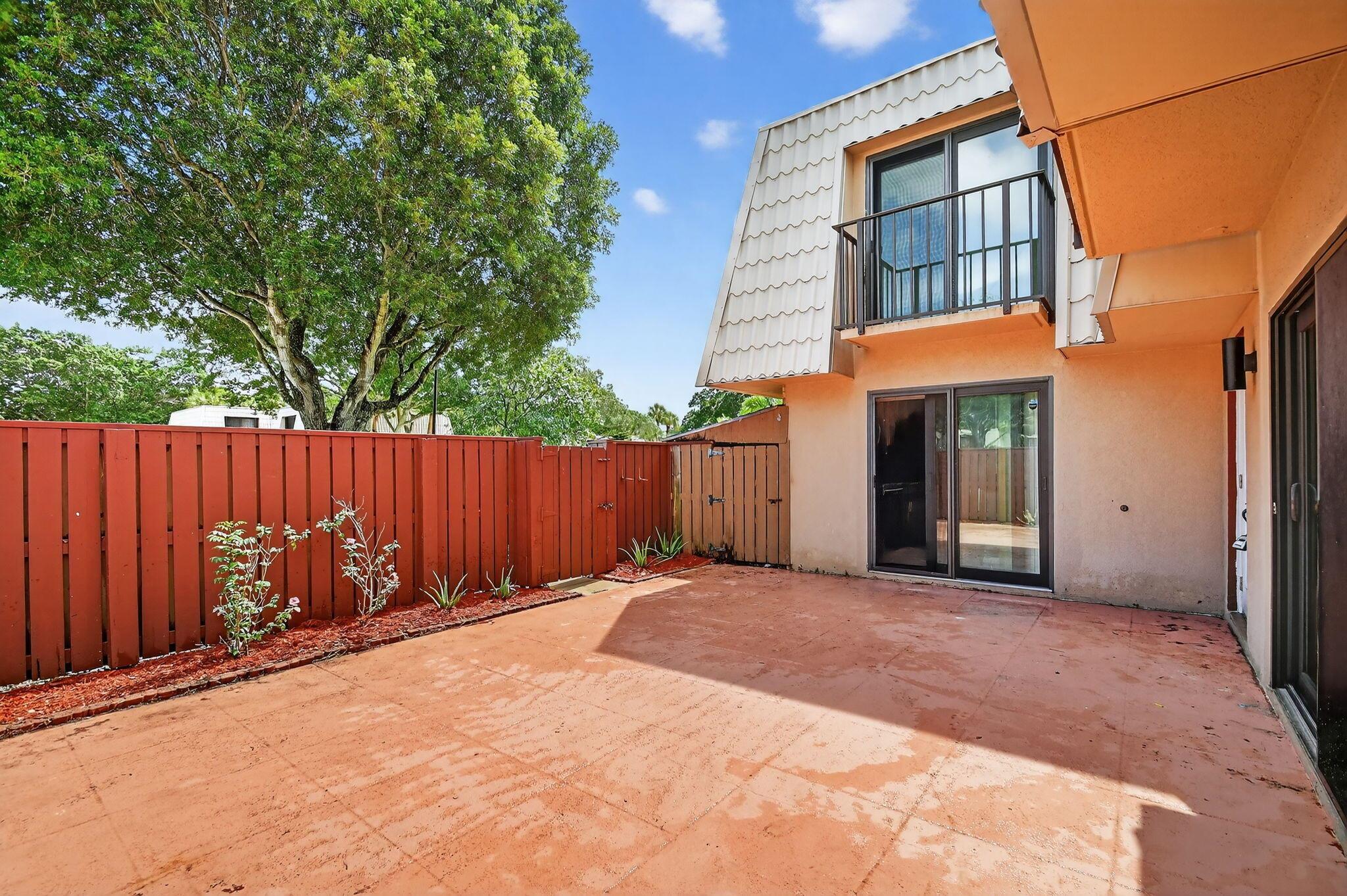 VILLAGE OF SANDALWOOD LAK - Residential