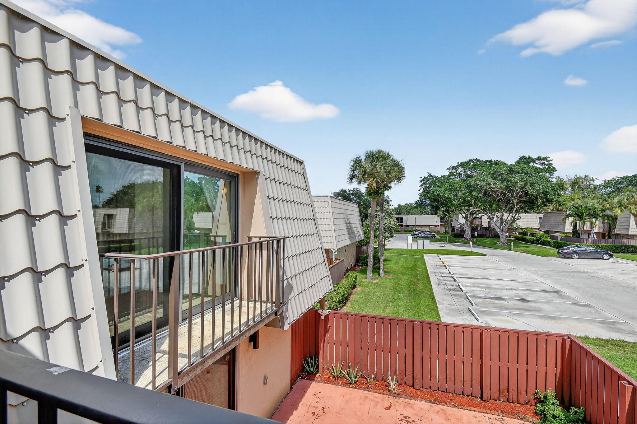 VILLAGE OF SANDALWOOD LAK - Residential
