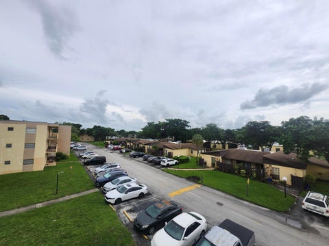 Tiny photo for 351 Cambridge Road #311, Hollywood, FL 33024 (MLS # B26084706)