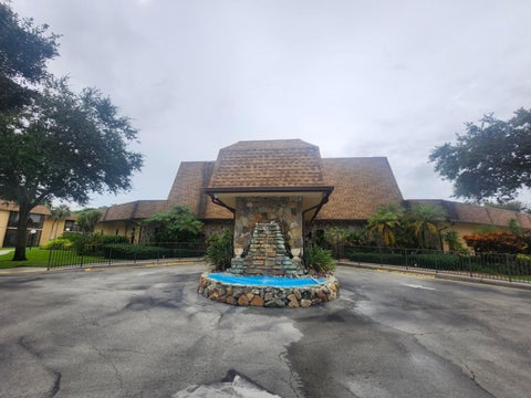 Tiny photo for 351 Cambridge Road #311, Hollywood, FL 33024 (MLS # B26084706)