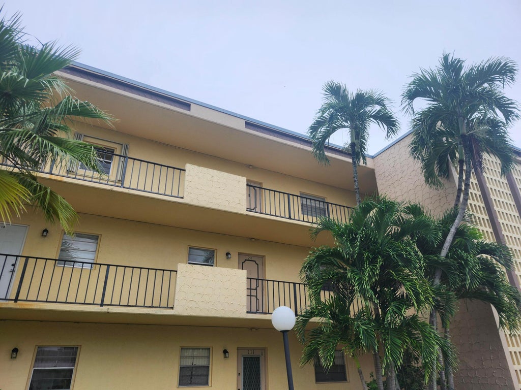 Photo of 351 Cambridge Road #311, Hollywood, FL 33024 (MLS # B26084706)