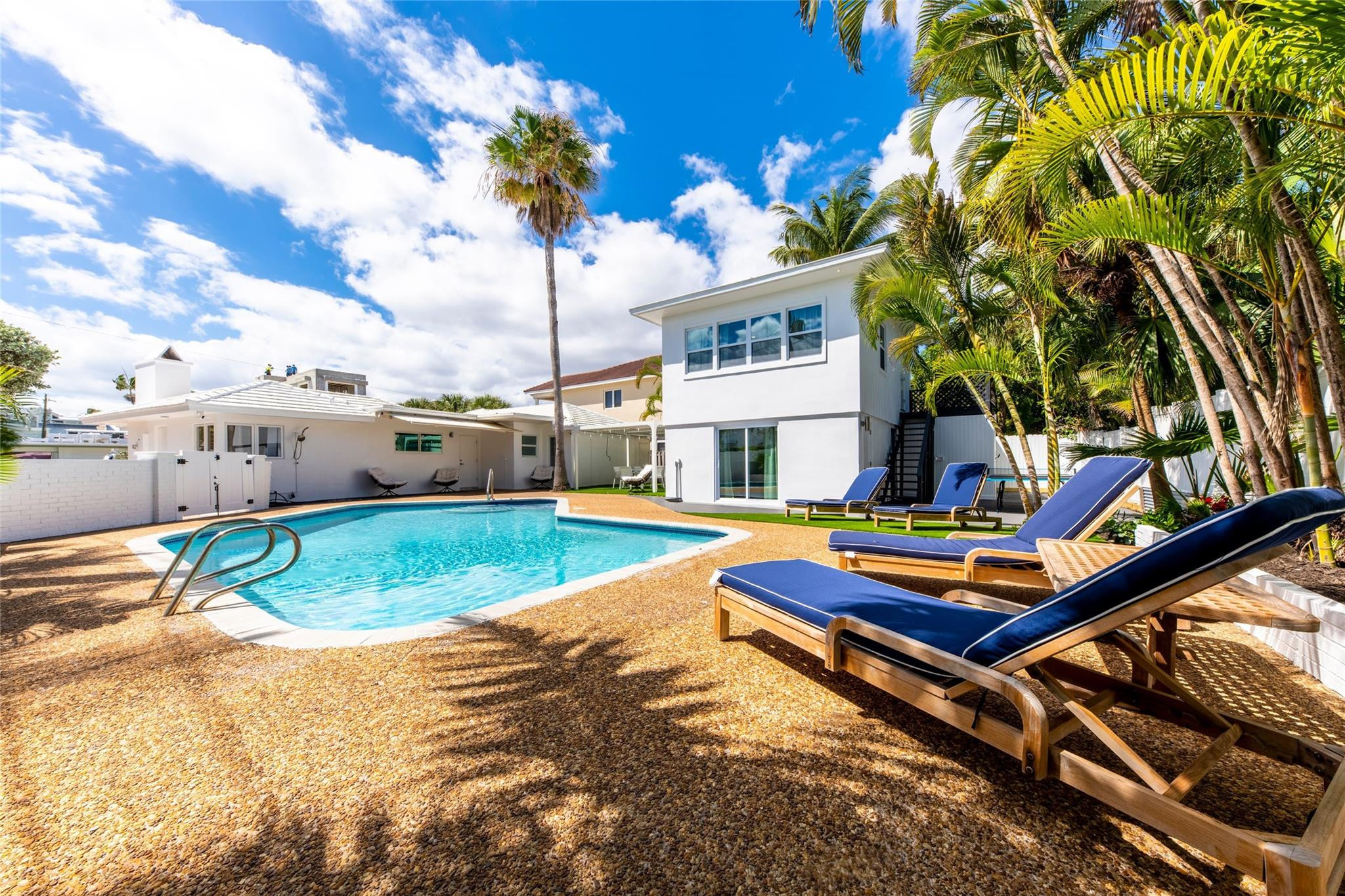 LAS OLAS BY THE SEA EXT - Residential Lease