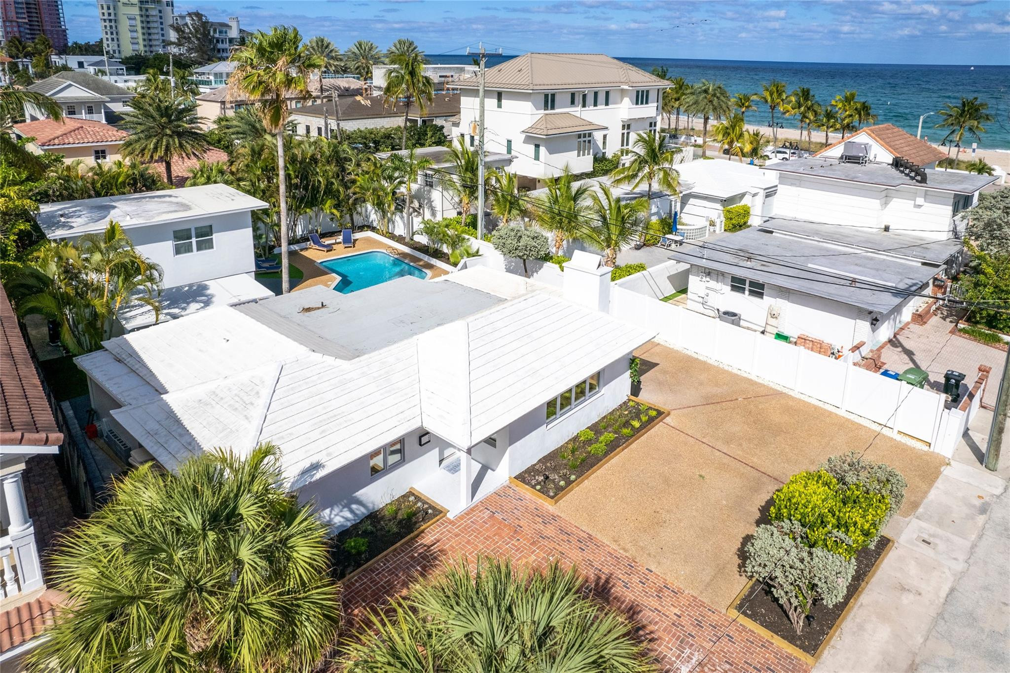 LAS OLAS BY THE SEA EXT - Residential Lease