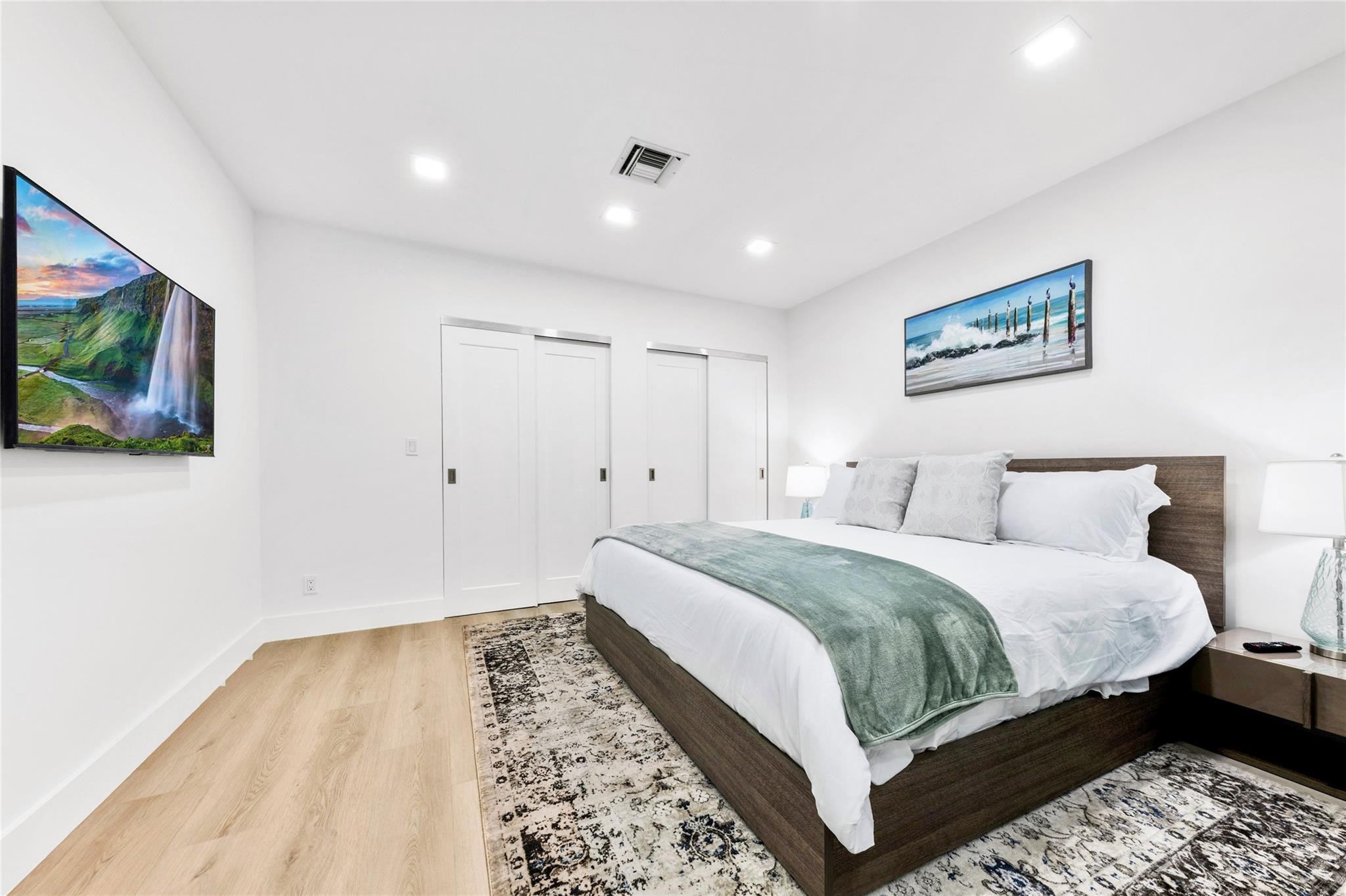 LAS OLAS BY THE SEA EXT - Residential Lease