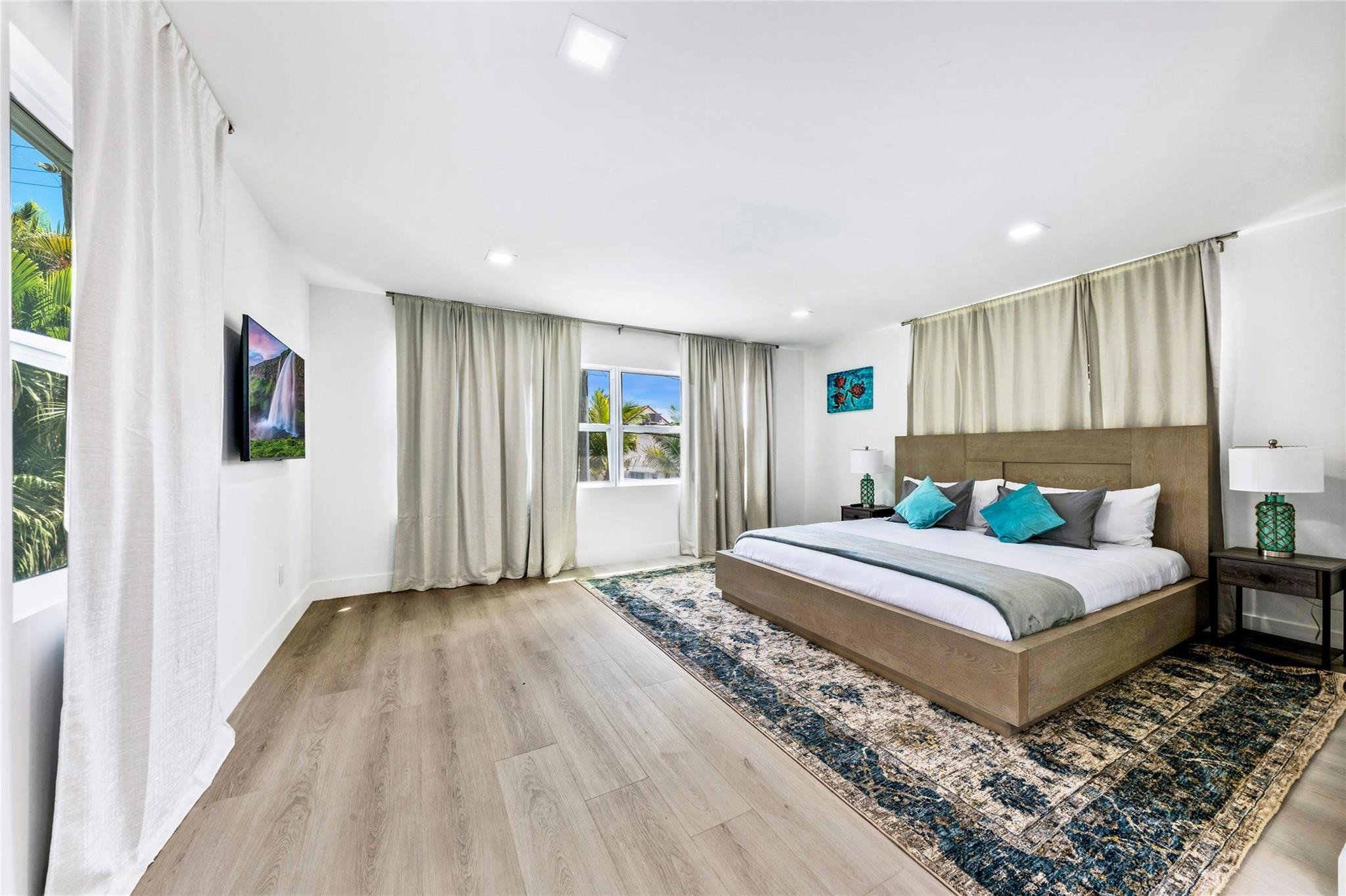 LAS OLAS BY THE SEA EXT - Residential Lease