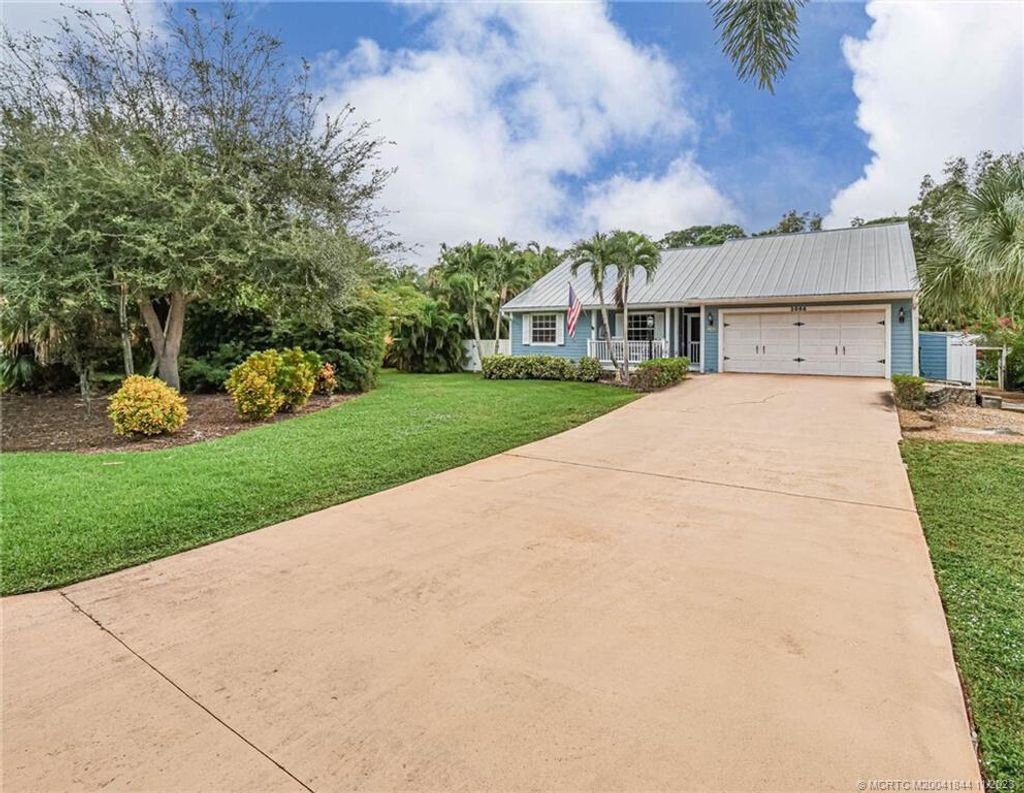 Photo of 3866 SE Jefferson Street, Stuart, FL 34997 (MLS # B26011334)