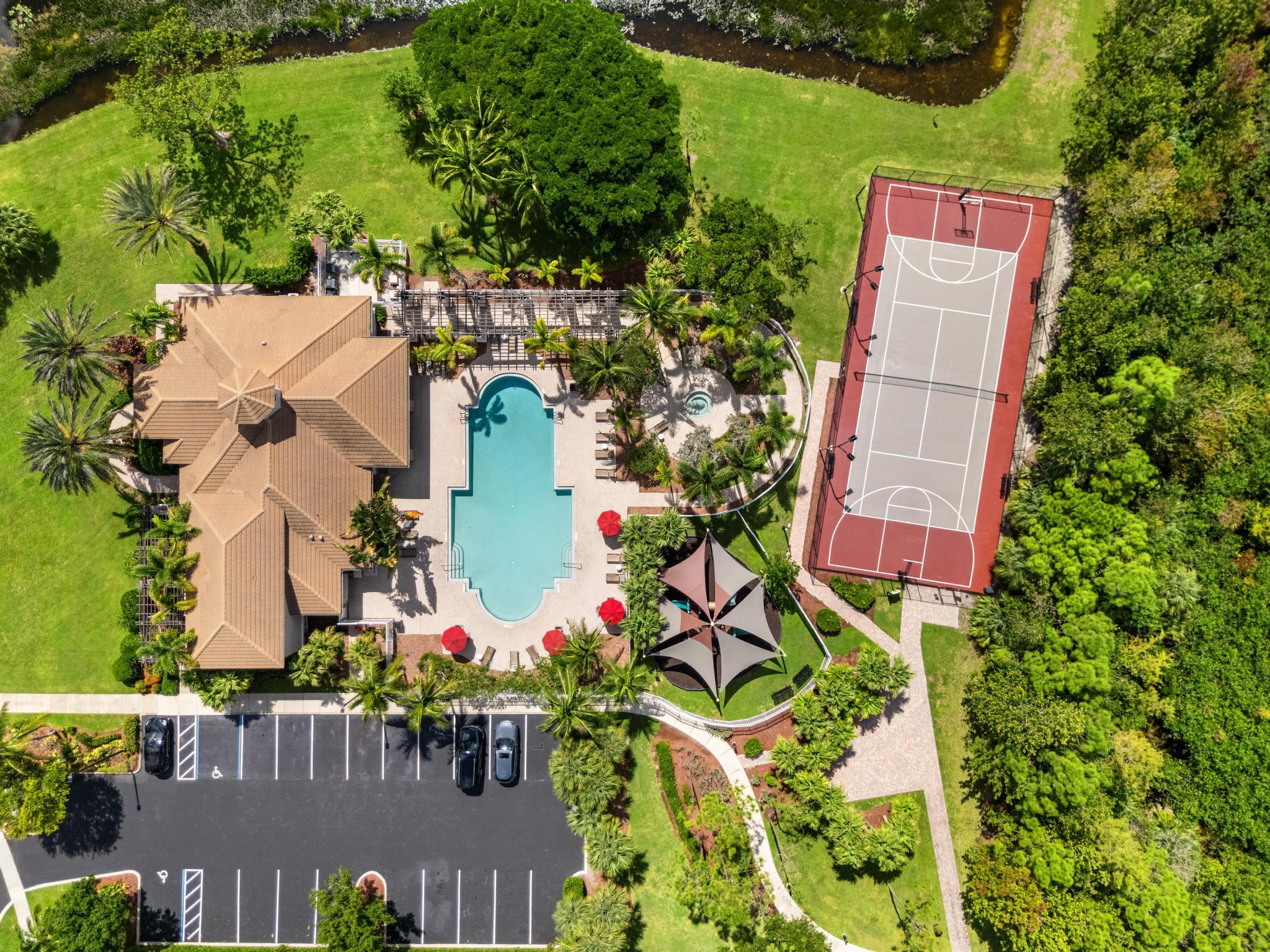 THOROUGHBRED LAKE ESTATES 1 - Residential