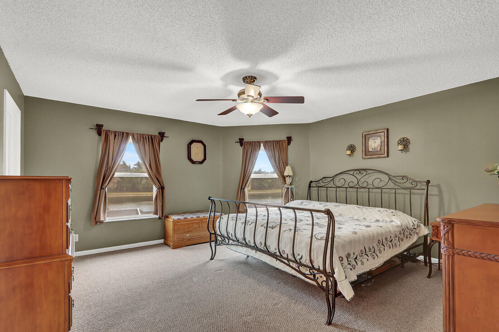 THOROUGHBRED LAKE ESTATES 1 - Residential