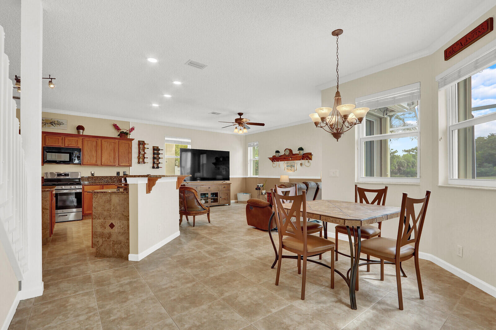 THOROUGHBRED LAKE ESTATES 1 - Residential