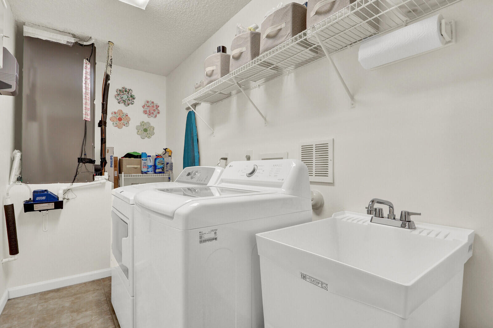 THOROUGHBRED LAKE ESTATES 1 - Residential