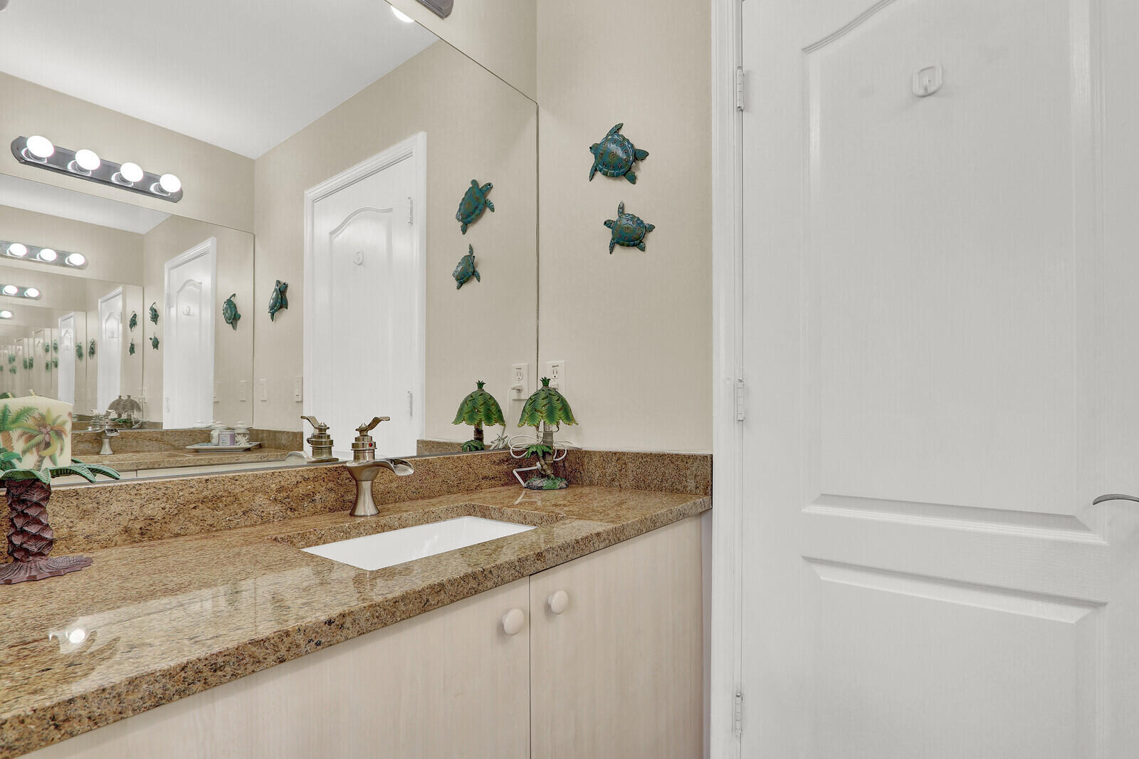 THOROUGHBRED LAKE ESTATES 1 - Residential