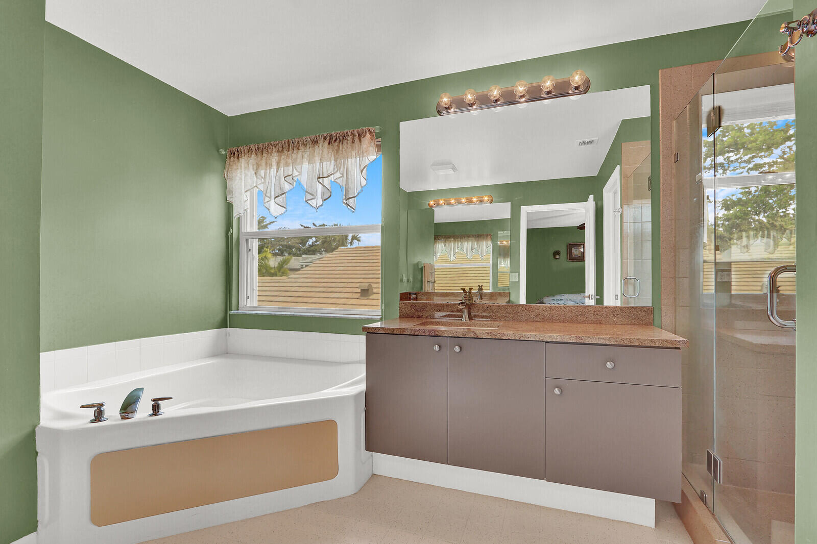 THOROUGHBRED LAKE ESTATES 1 - Residential