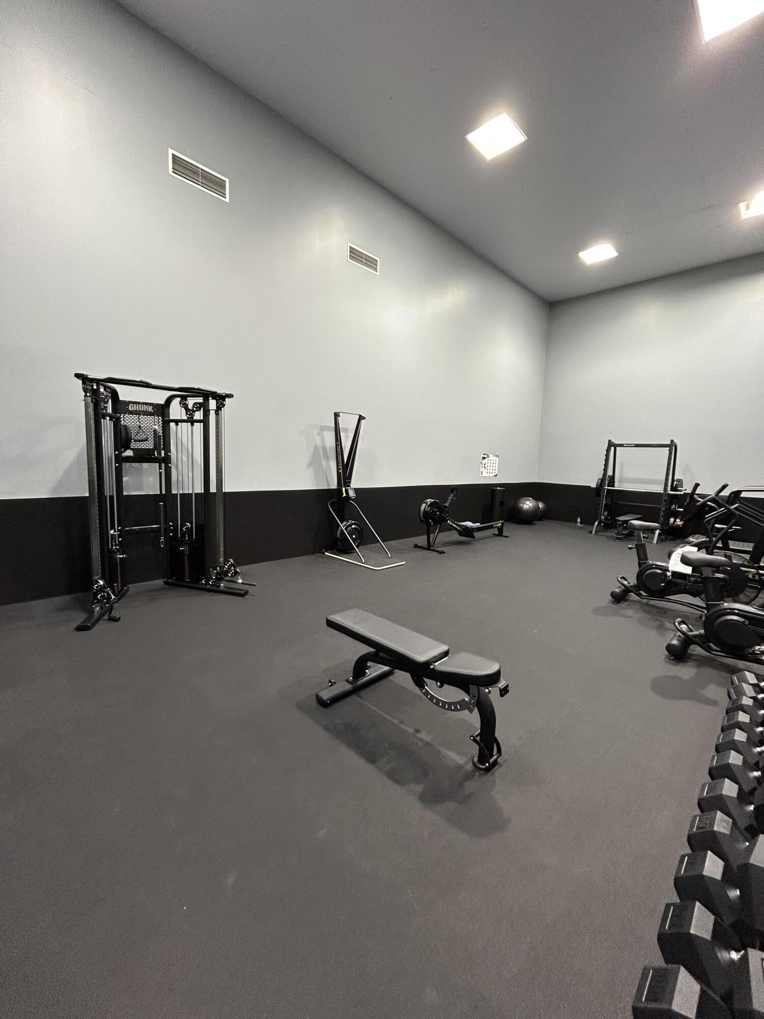 THOROUGHBRED LAKE ESTATES 1 - Residential