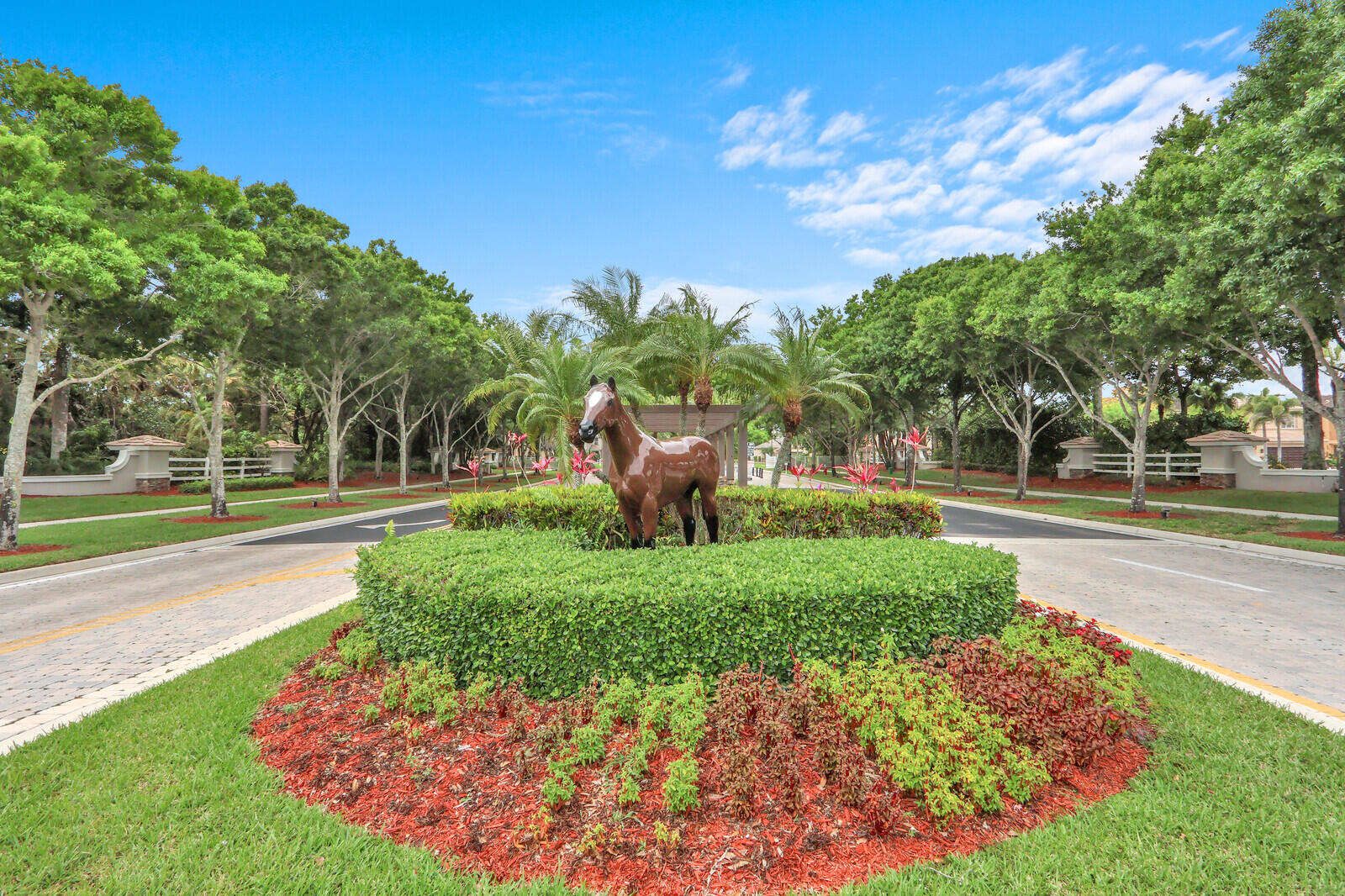 THOROUGHBRED LAKE ESTATES 1 - Residential