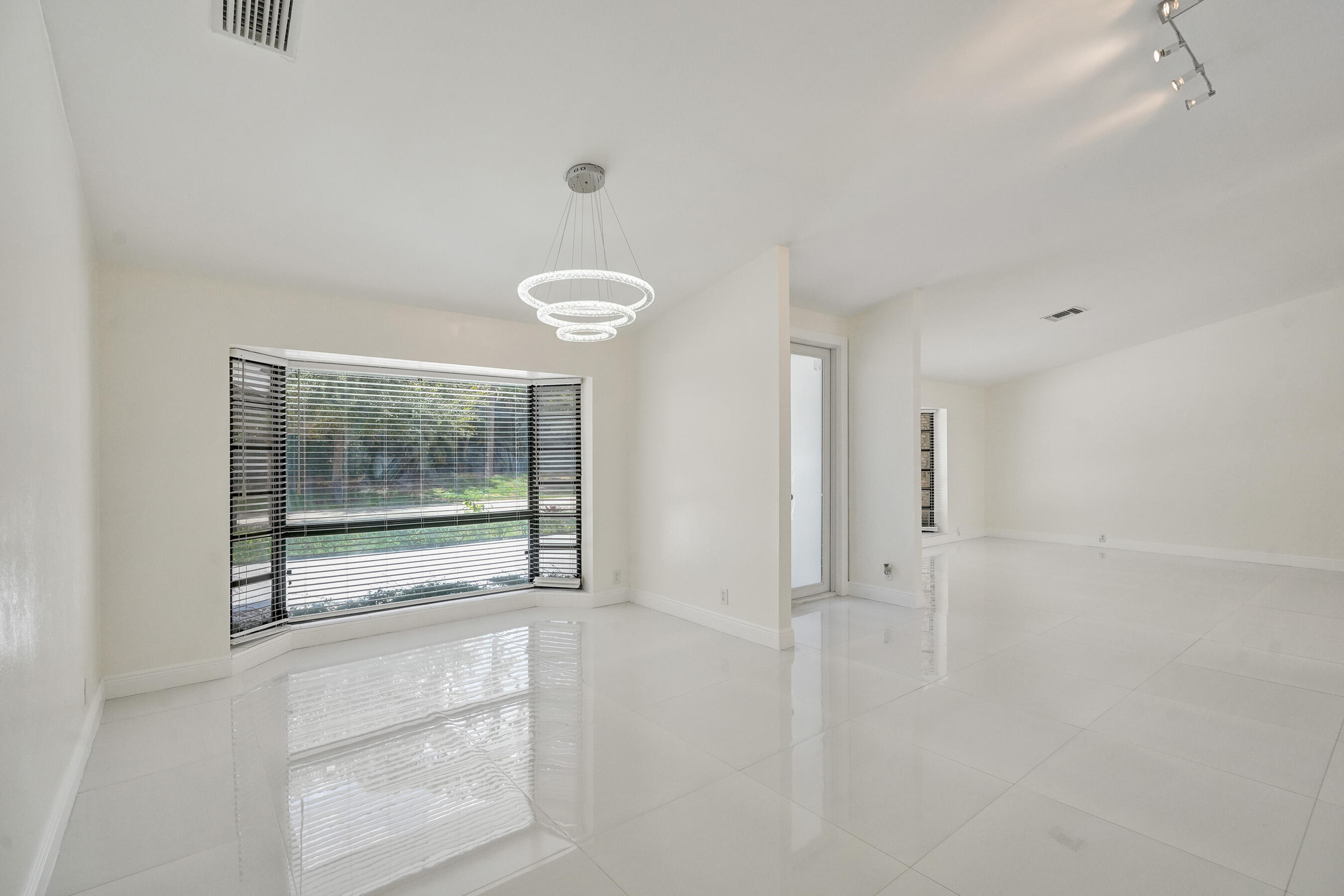 ESTANCIA IV OF VIA VERDE - Residential Lease