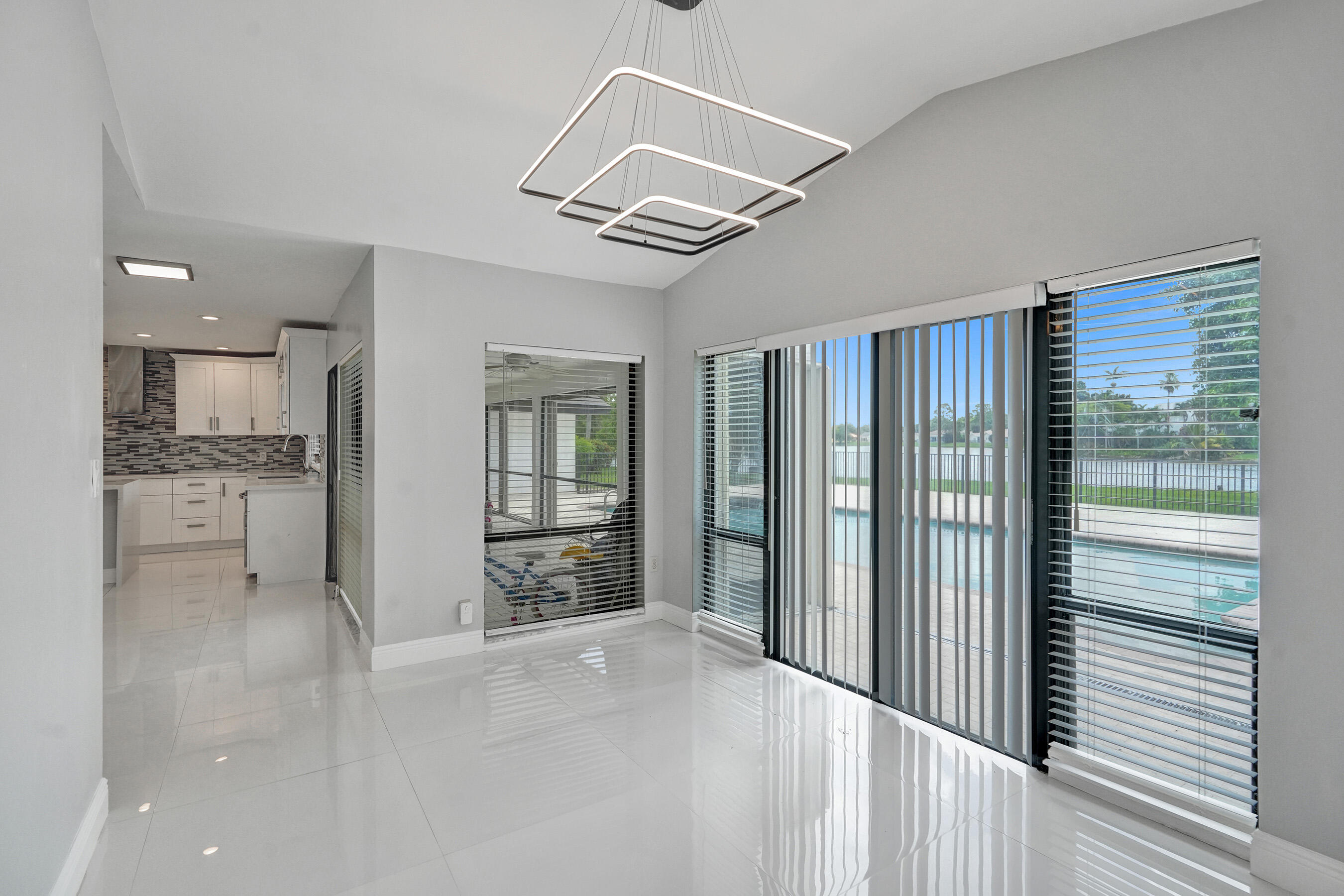 ESTANCIA IV OF VIA VERDE - Residential Lease