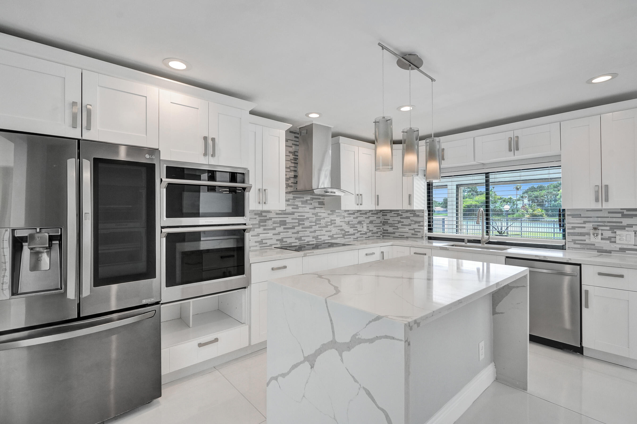 ESTANCIA IV OF VIA VERDE - Residential Lease