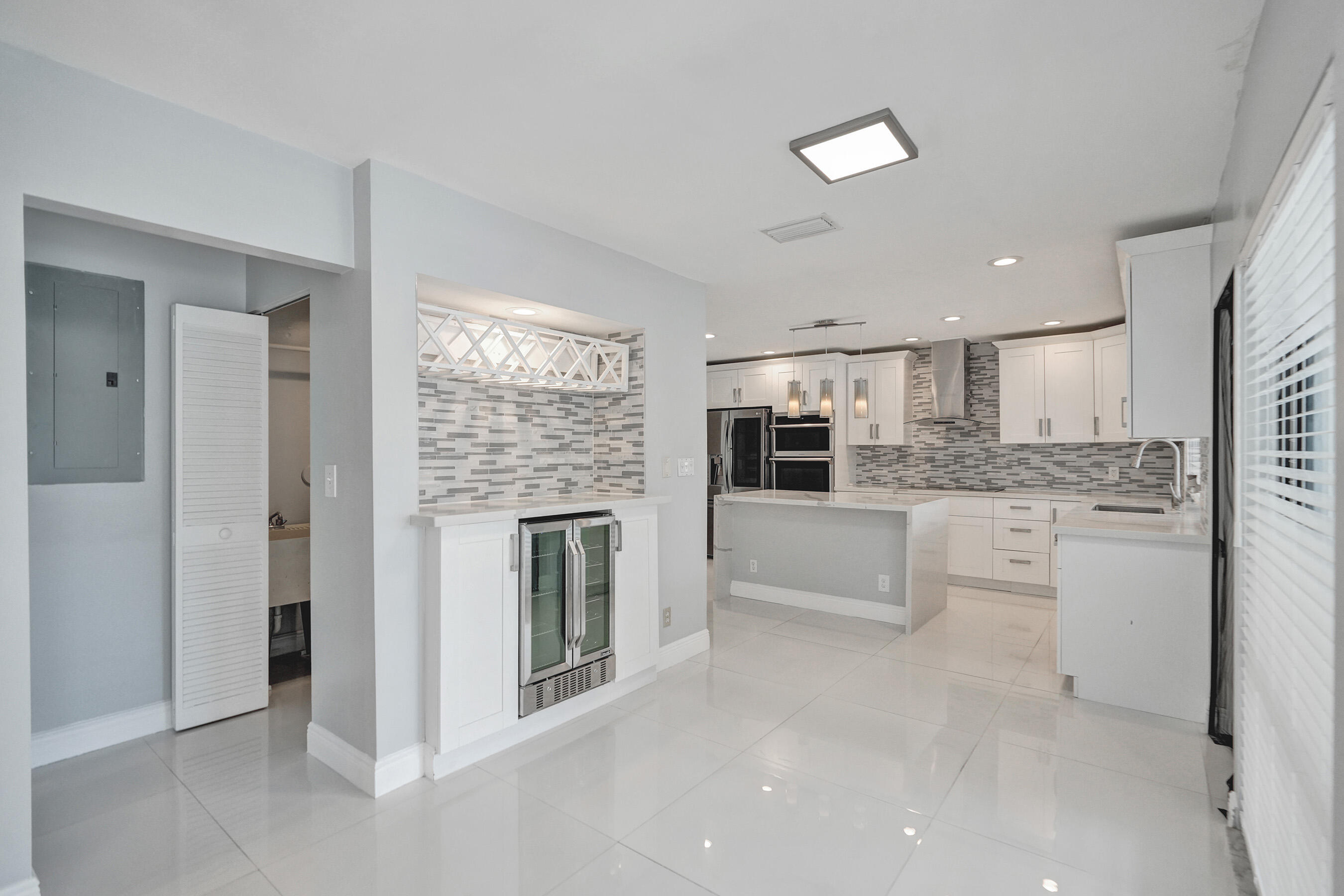 ESTANCIA IV OF VIA VERDE - Residential Lease