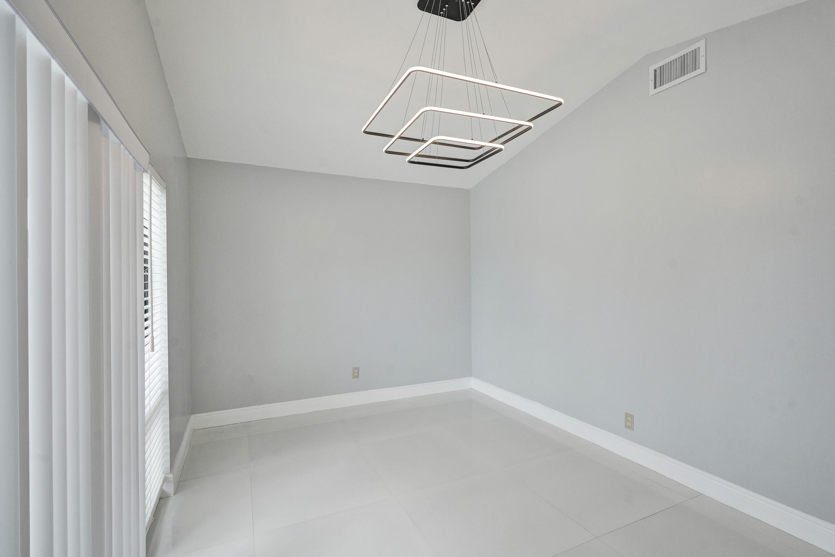 ESTANCIA IV OF VIA VERDE - Residential Lease