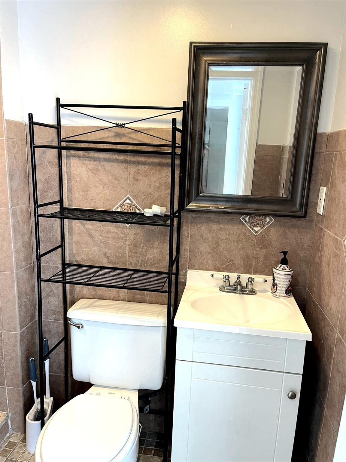 BROADVIEW COUNTRY CLUB - Residential