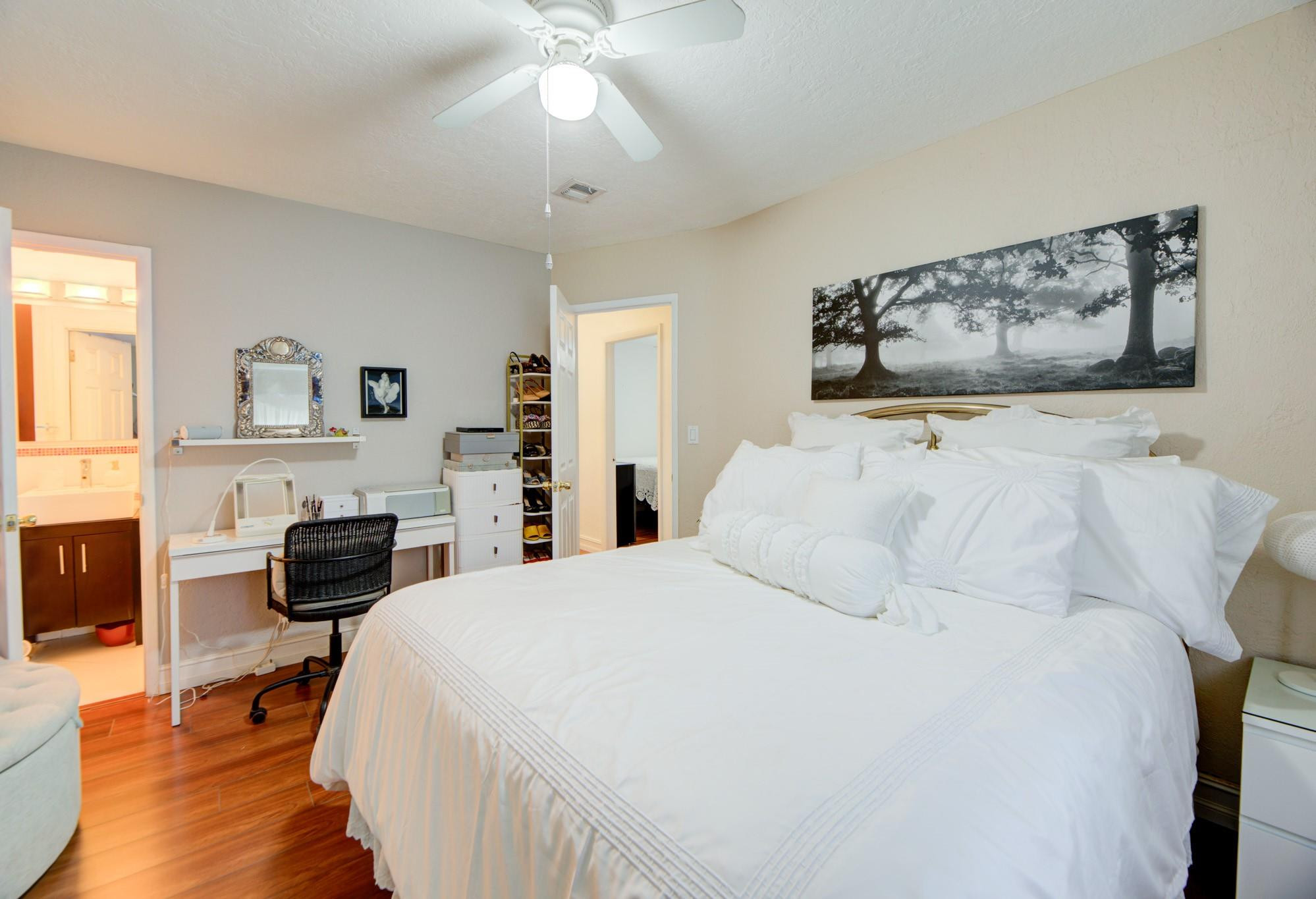 BROADVIEW COUNTRY CLUB - Residential