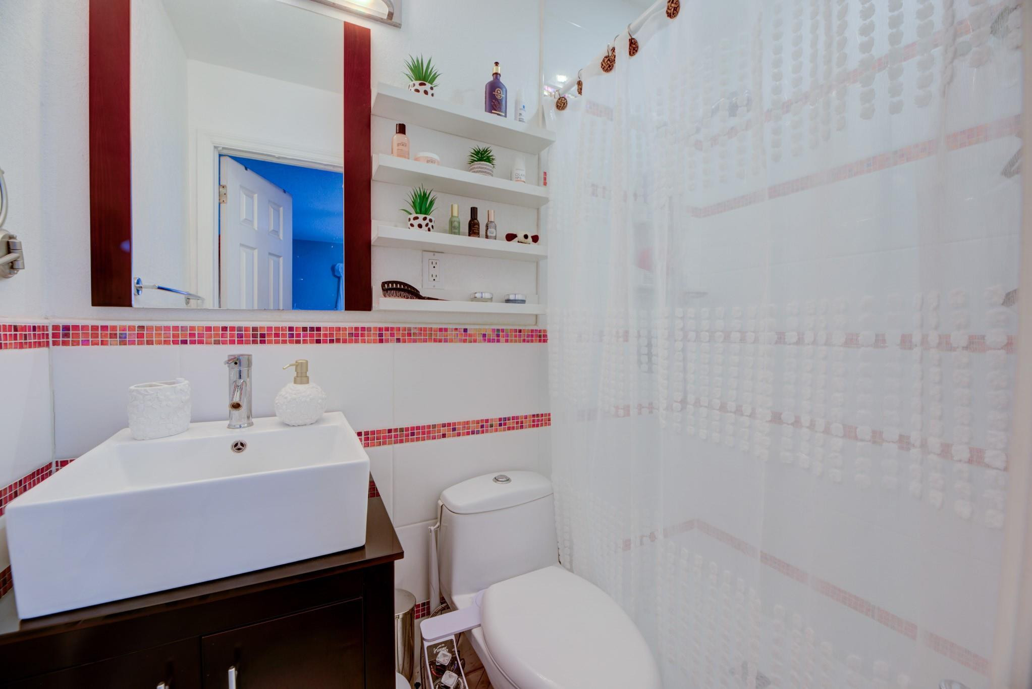 BROADVIEW COUNTRY CLUB - Residential