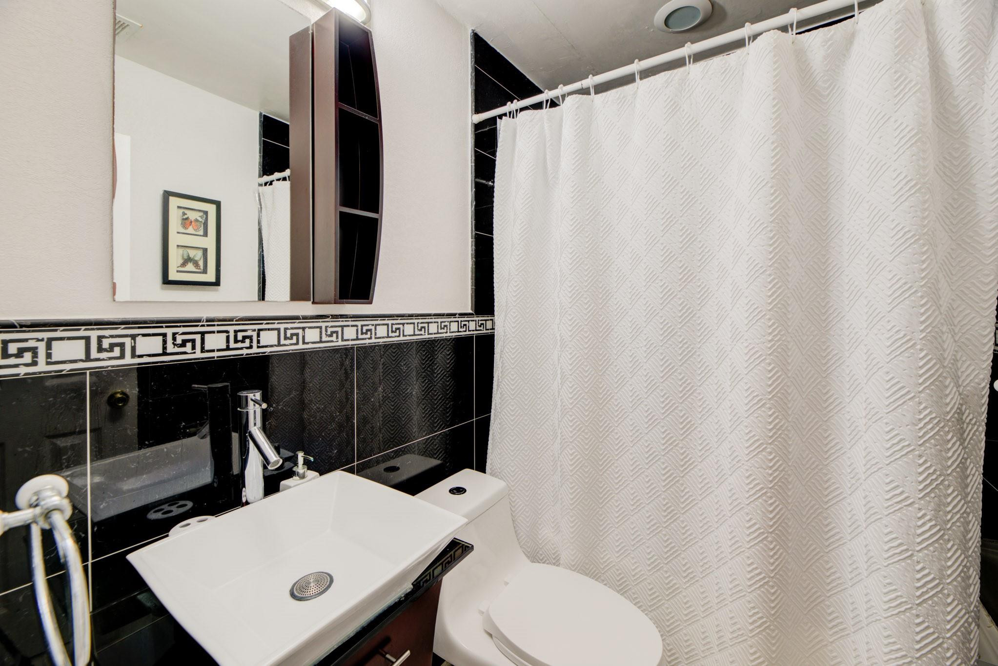 BROADVIEW COUNTRY CLUB - Residential