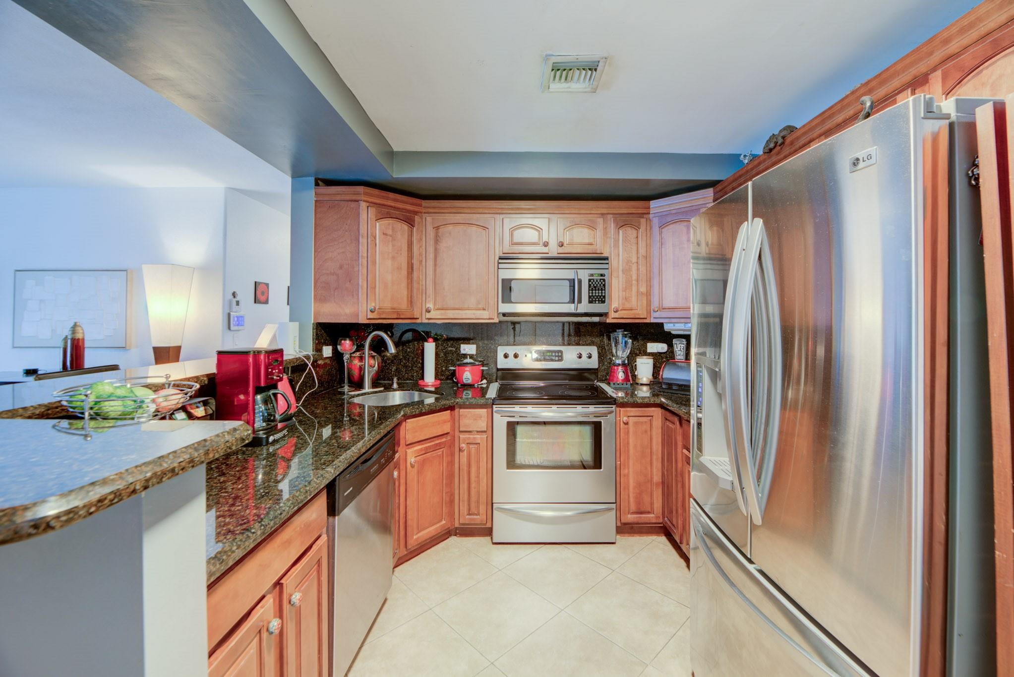 BROADVIEW COUNTRY CLUB - Residential