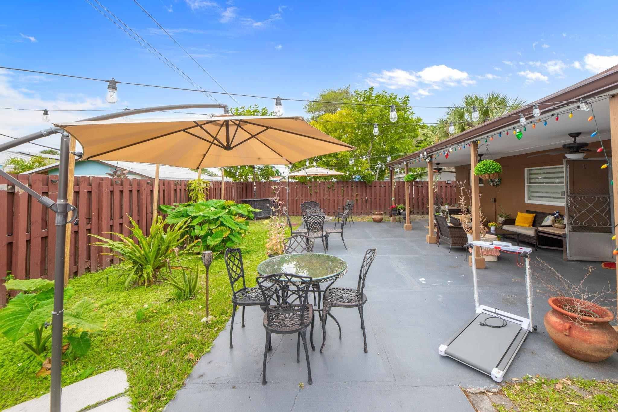 BROADVIEW COUNTRY CLUB - Residential