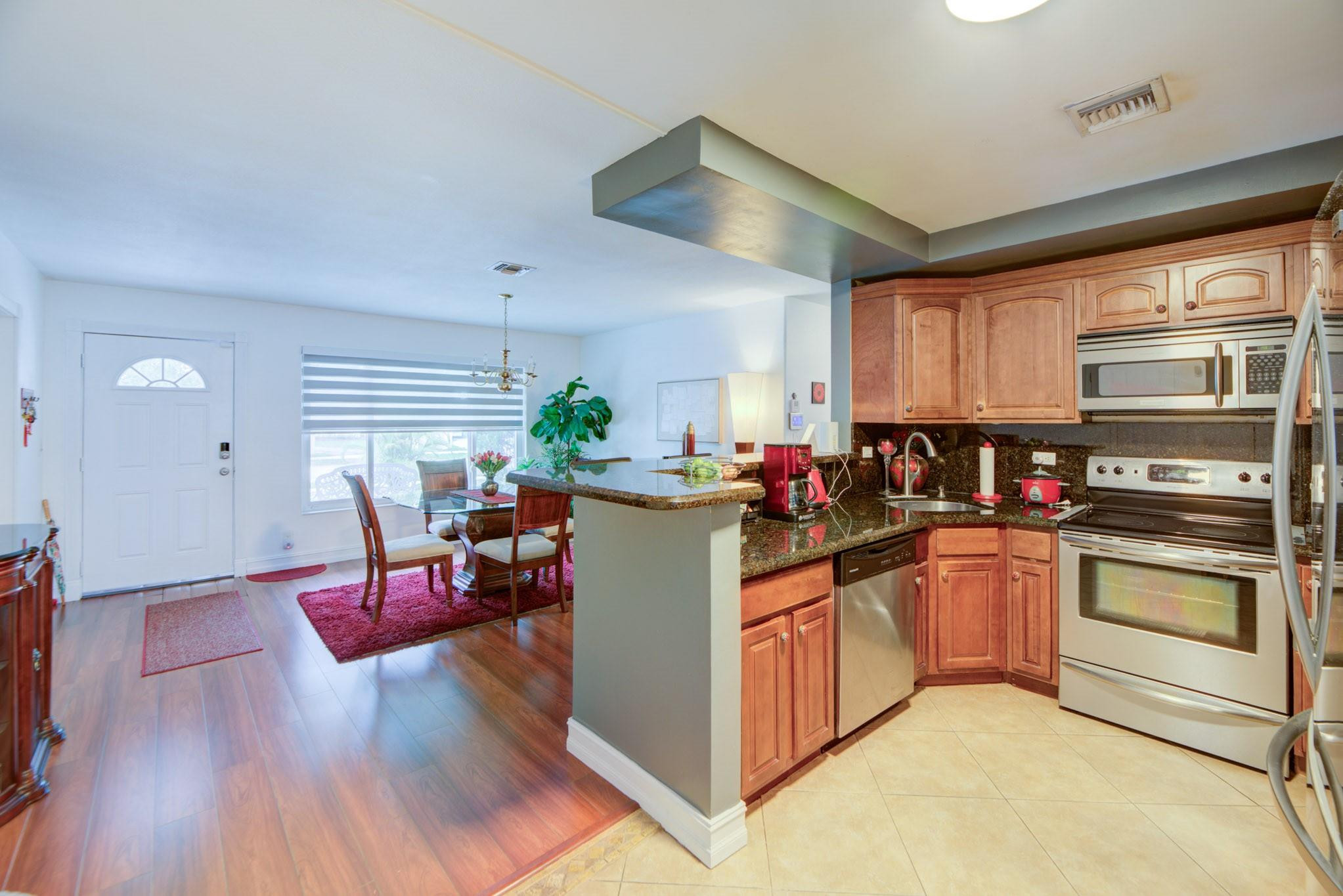 BROADVIEW COUNTRY CLUB - Residential