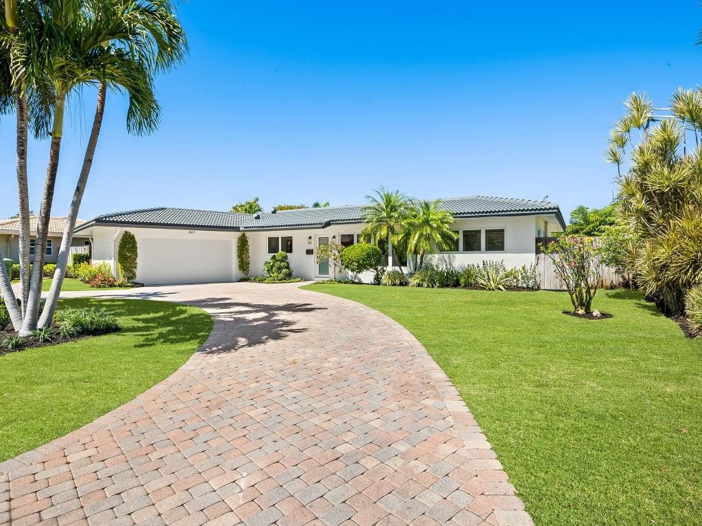 Photo of 2617 NE 34th Street, Fort Lauderdale, FL 33306 (MLS # F10491399)