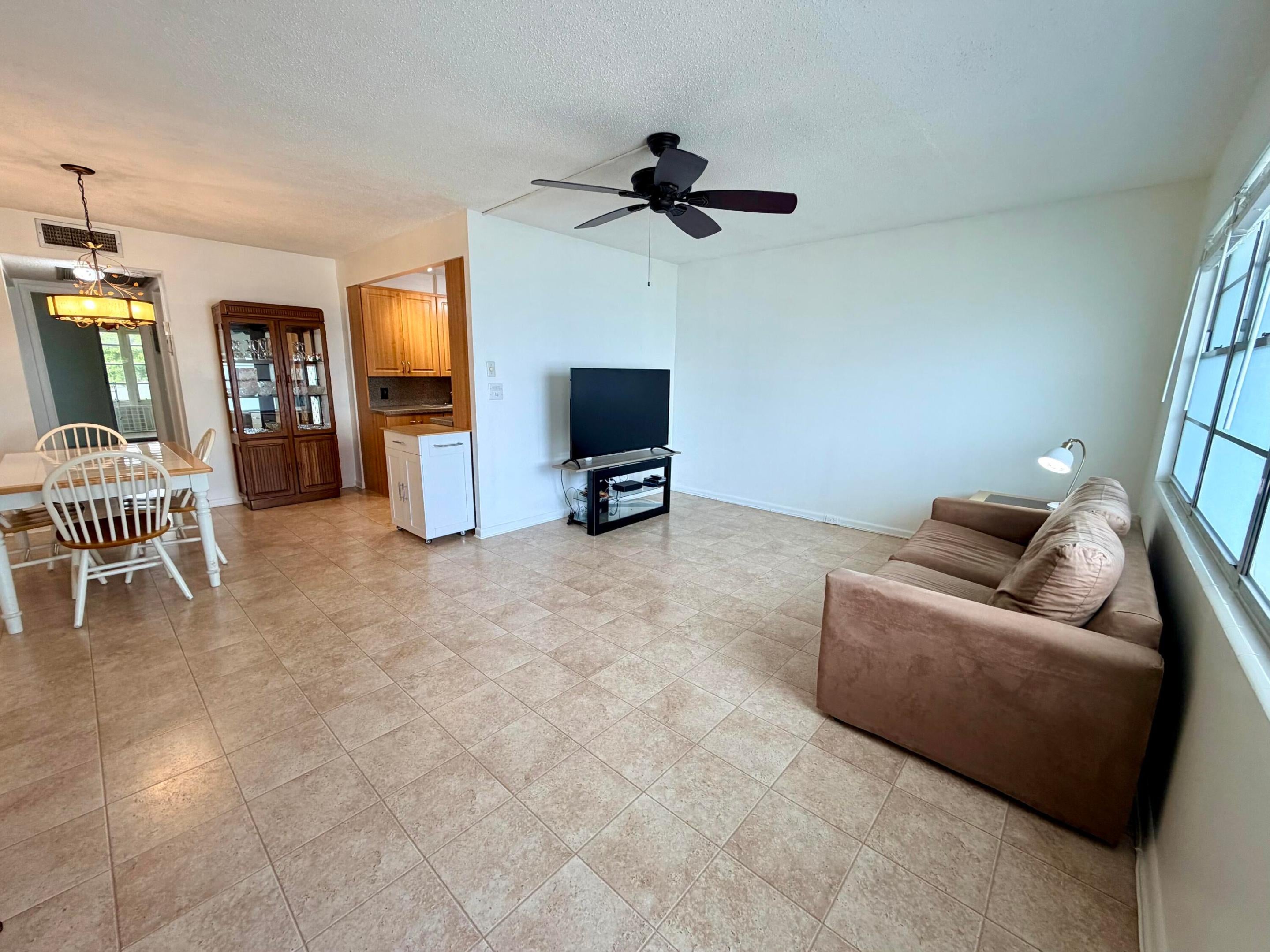 2090 Newport S 2090