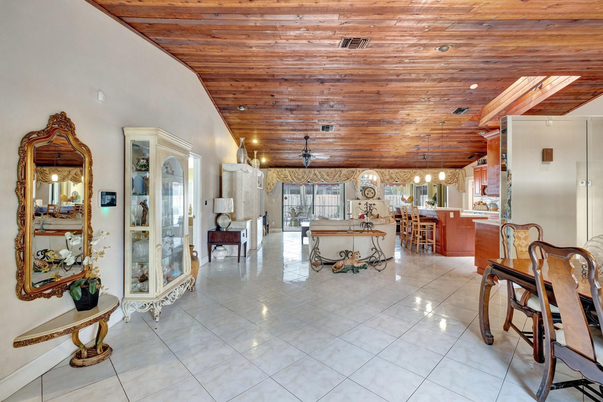 5230 NW 73rd Way, Lauderhill, FL, 33319/$680,000 4 5230 NW 73rd Way