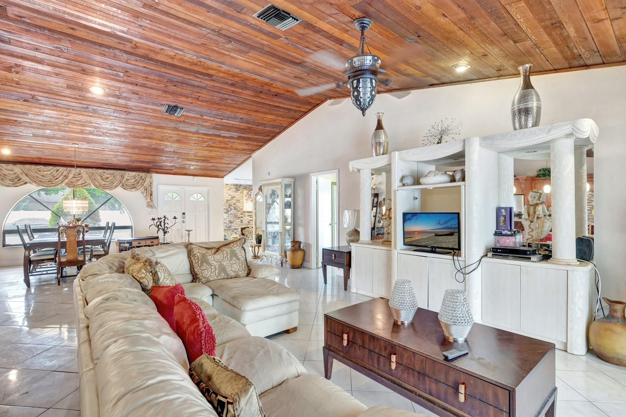 Boulevard Woods East 108- - Residential