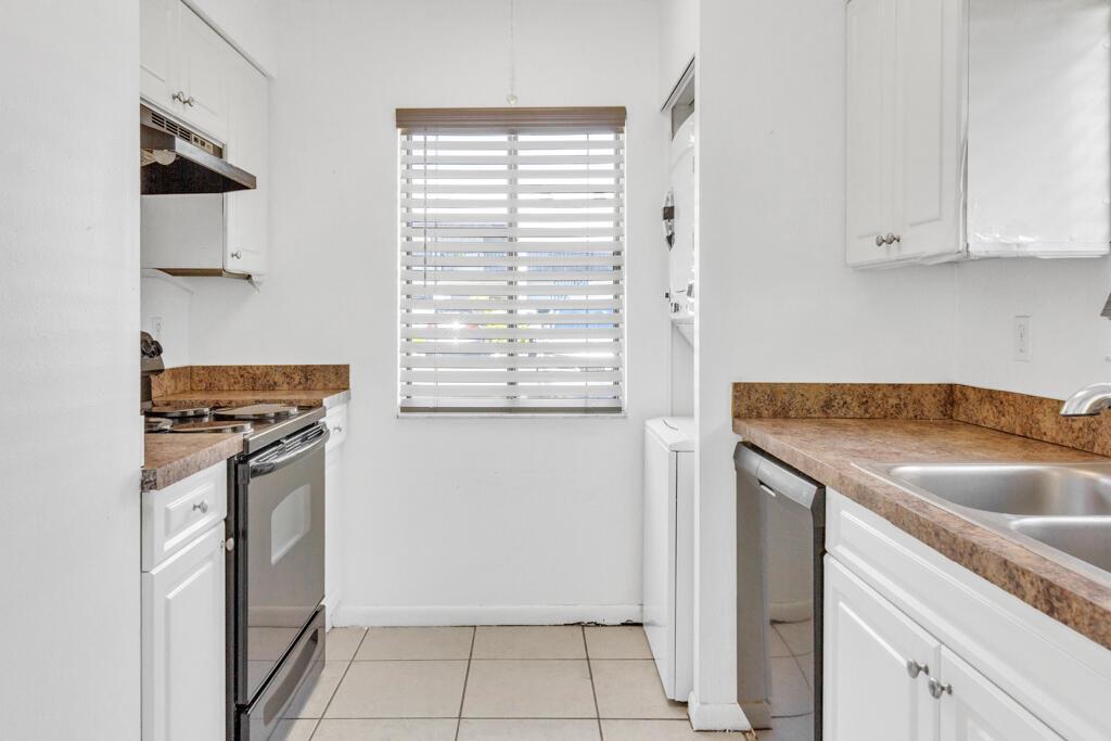 2445 SW Sw 22nd Ave 101