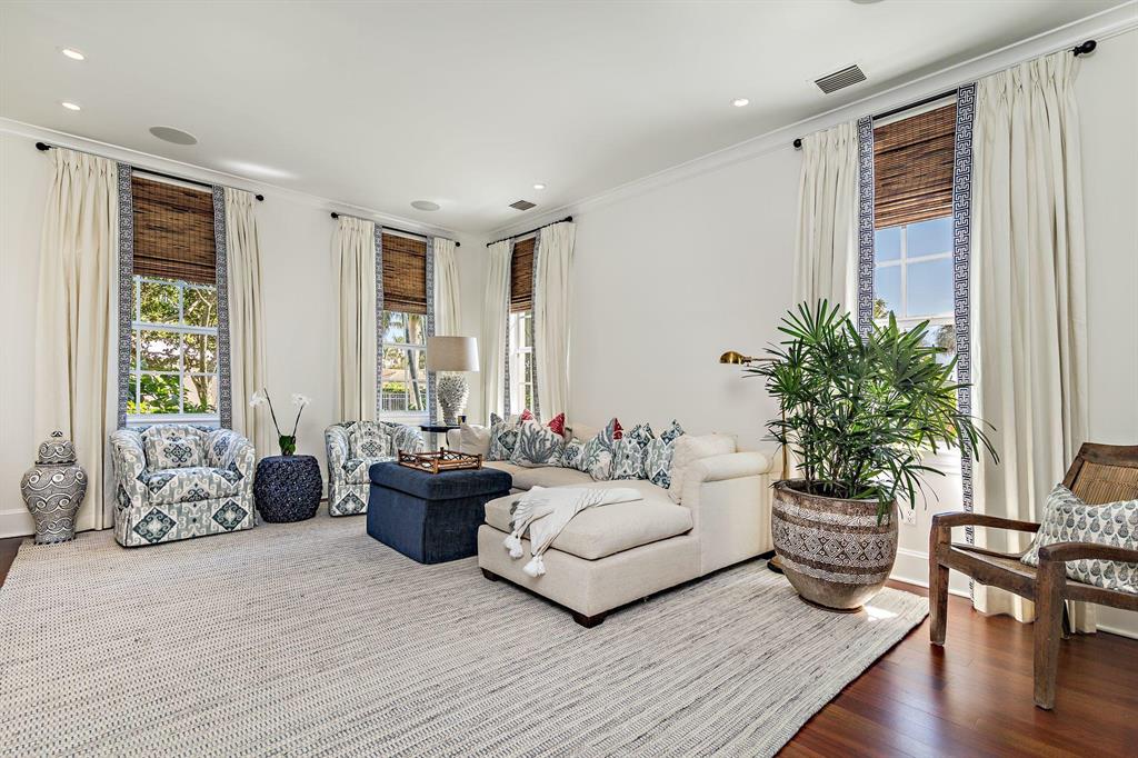 EDGEWATER - Residential