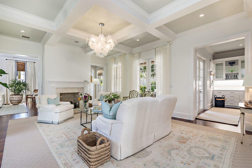 EDGEWATER - Residential