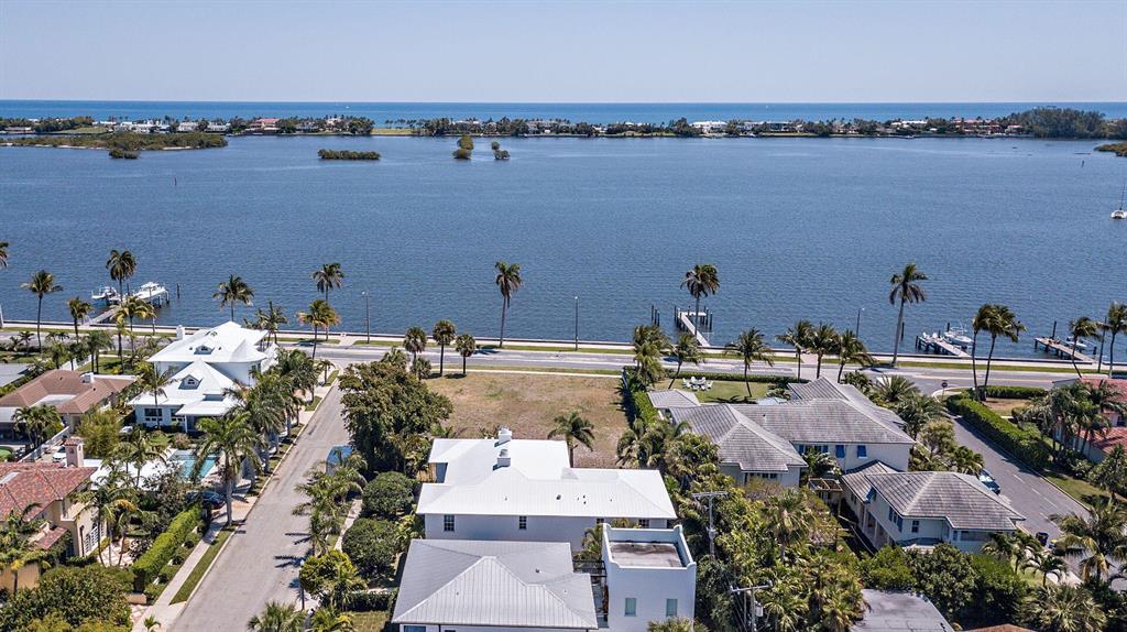 EDGEWATER - Residential