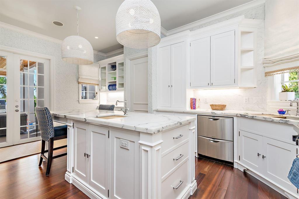 EDGEWATER - Residential