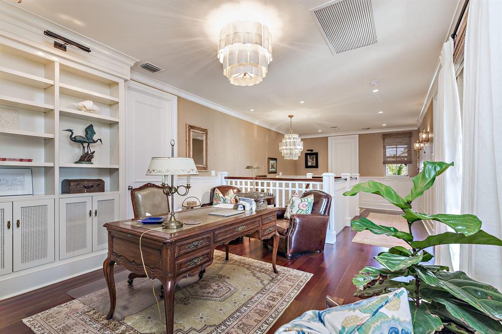 EDGEWATER - Residential