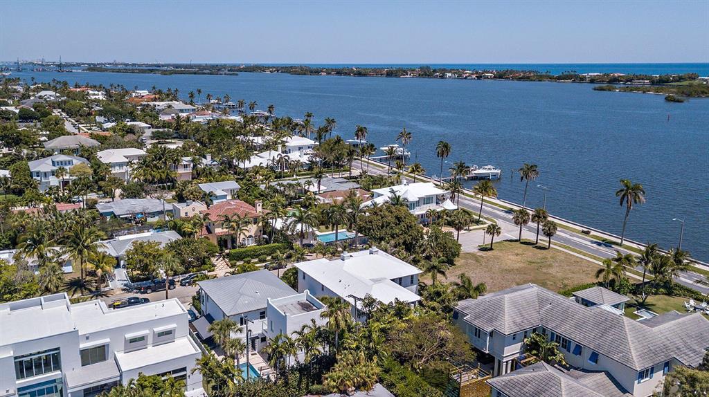 EDGEWATER - Residential