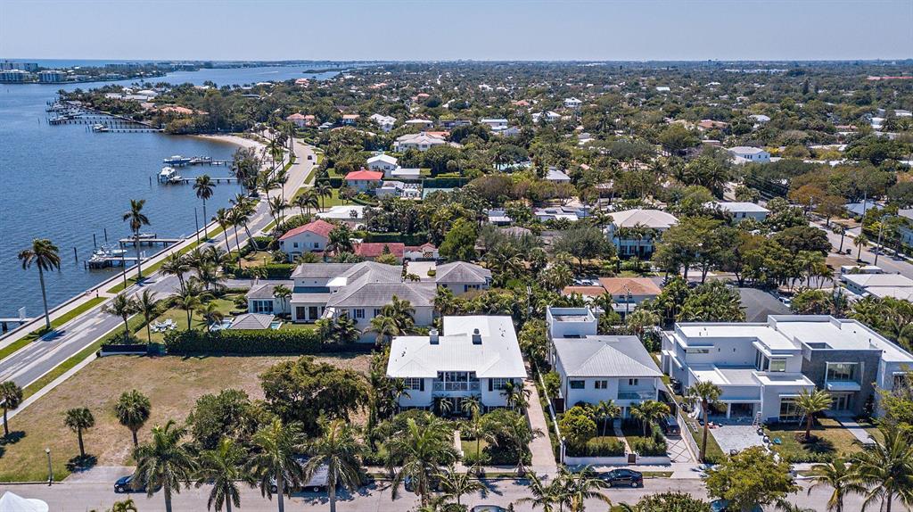 EDGEWATER - Residential