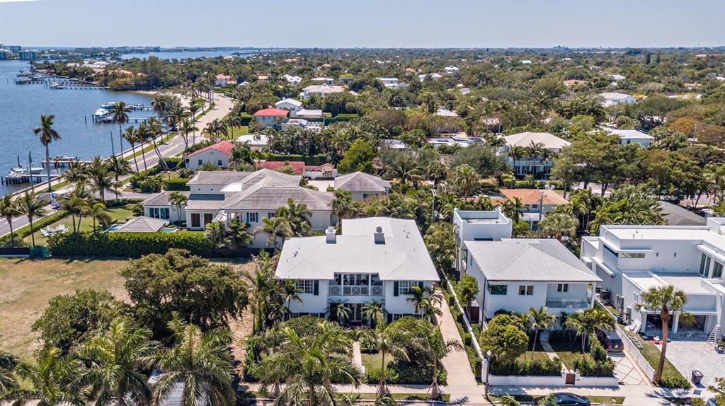 EDGEWATER - Residential