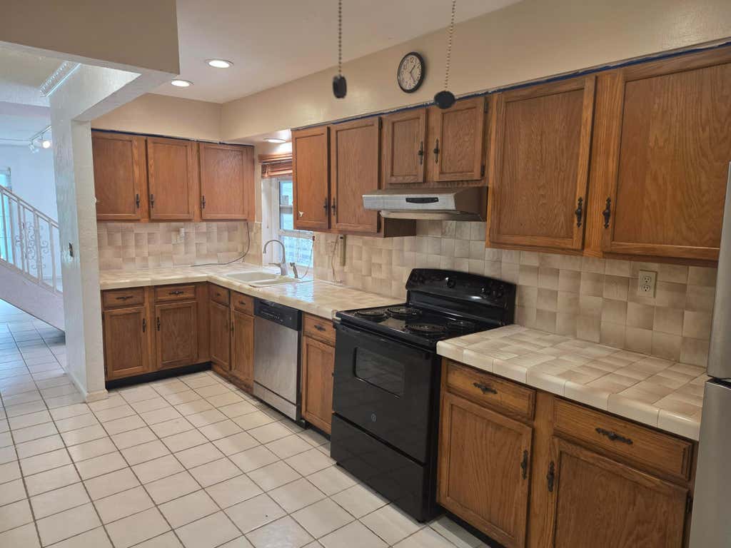 Photo of 504 VISION Court, Palm Beach Gardens, FL 33418 (MLS # B26064360)